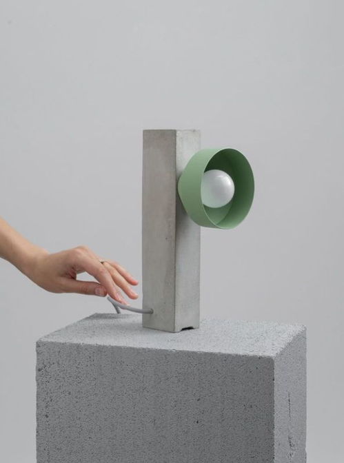 材質(zhì)交響曲 金屬結(jié)構(gòu)如何演繹高級感的產(chǎn)品碰撞美學(xué)